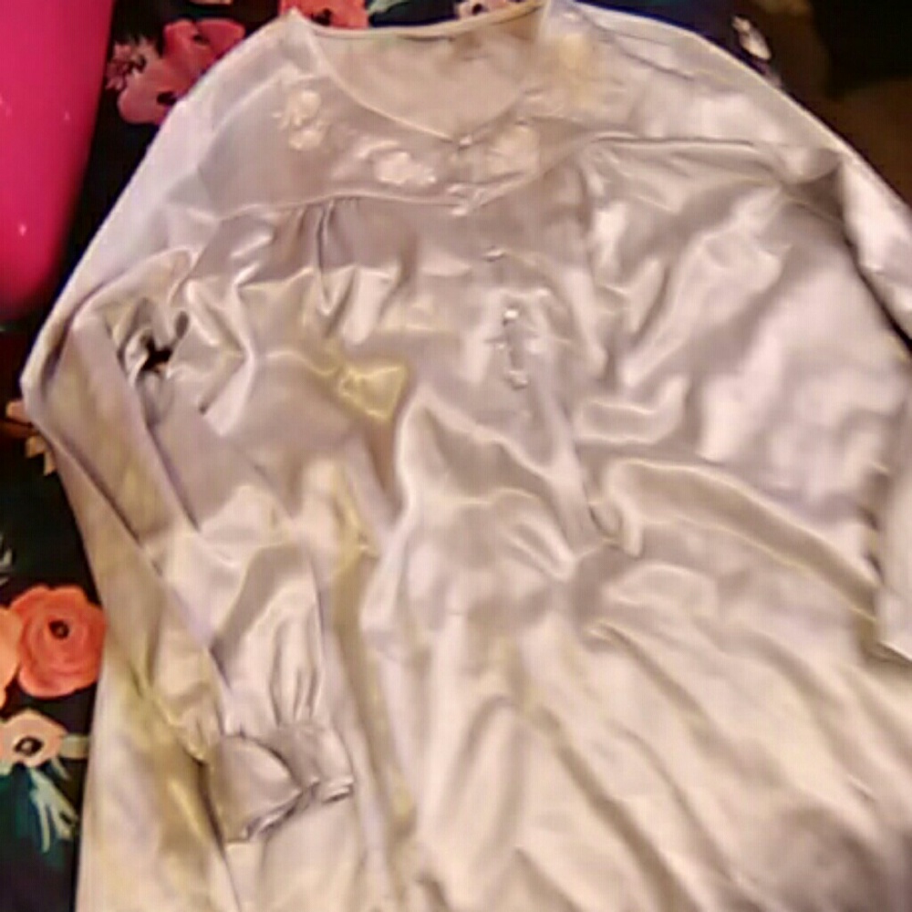 Women's  nightgown